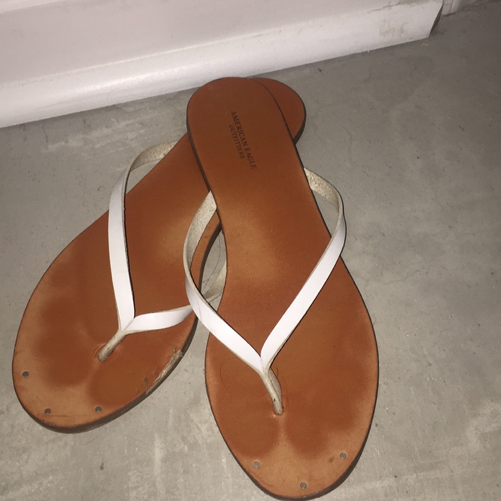 American Eagle flip flops